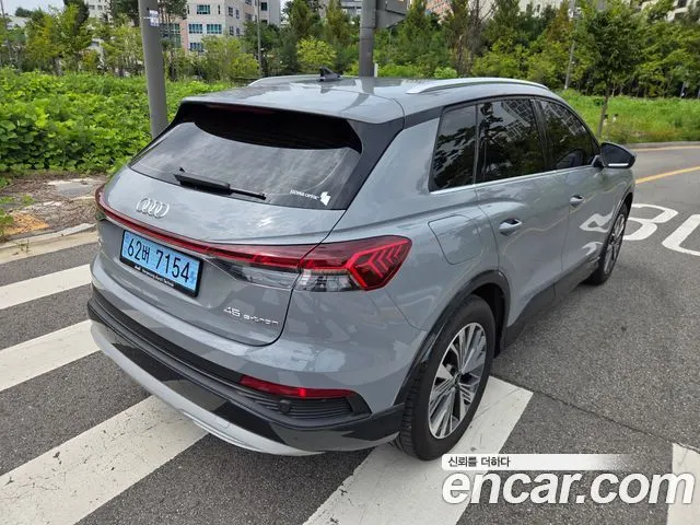 AUDI Q4 E-TRON 2025 — 10 000 км, серебристо-серый, Корея — под ключ — фото 6