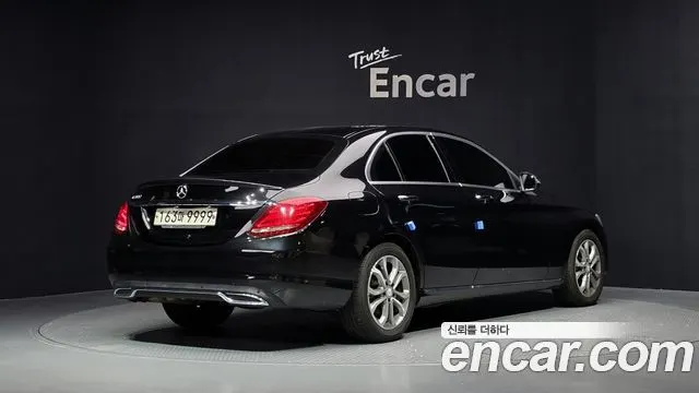 MERCEDES-BENZ C-CLASS W205 2017 — 131 251 км, чёрный, Корея — под ключ — фото 2