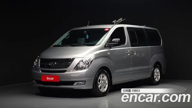HYUNDAI GRAND STAREX 2014 — 201 525 км, серебристый, Корея — под ключ — фото 1