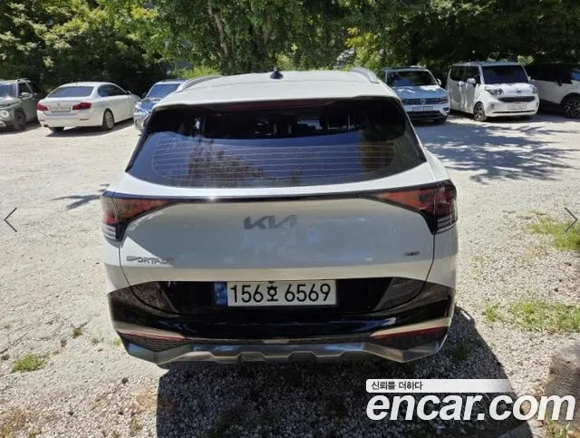 KIA SPORTAGE HYBRID 2022 — 98 590 км, белый, Корея — под ключ — фото 3