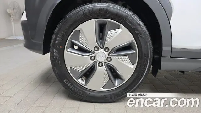 HYUNDAI KONA ELECTRIC 2019 — 162 880 км, белый, Корея — под ключ — фото 5