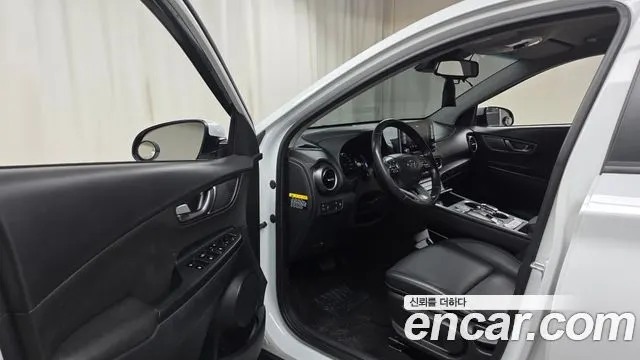 HYUNDAI KONA ELECTRIC 2019 — 162 880 км, белый, Корея — под ключ — фото 10