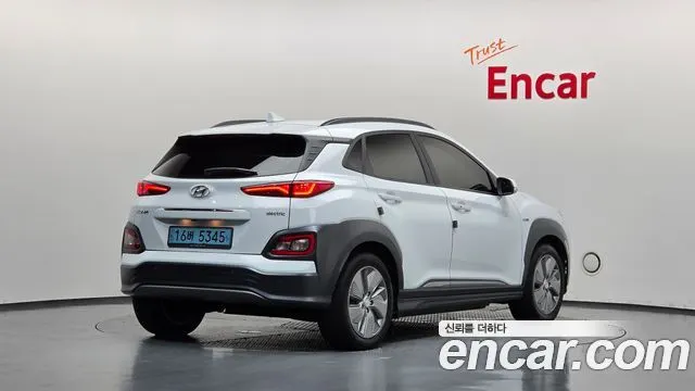 HYUNDAI KONA ELECTRIC 2020 — 136 350 км, белый, Корея — под ключ — фото 2
