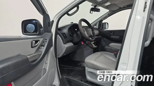 HYUNDAI GRAND STAREX 2016 — 331 754 км, белый, Корея — под ключ — фото 10