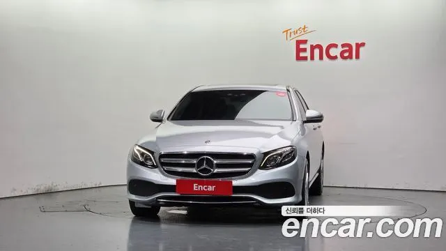 MERCEDES-BENZ E-CLASS W213 2017 — 126 982 км, серебристый, Корея — под ключ — фото 3