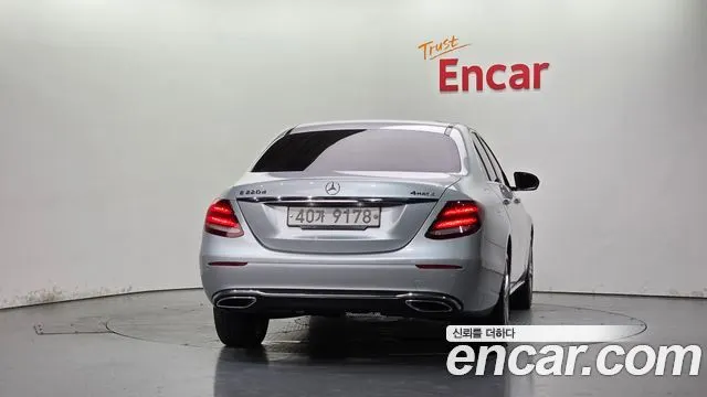 MERCEDES-BENZ E-CLASS W213 2017 — 126 982 км, серебристый, Корея — под ключ — фото 4