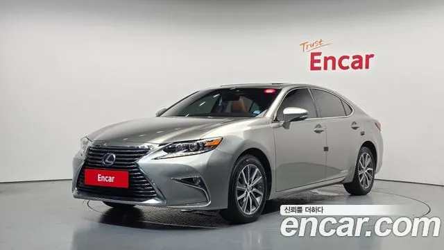 LEXUS ES300H 2016 — 106 150 км, серебристо-серый, Корея — под ключ — фото 1