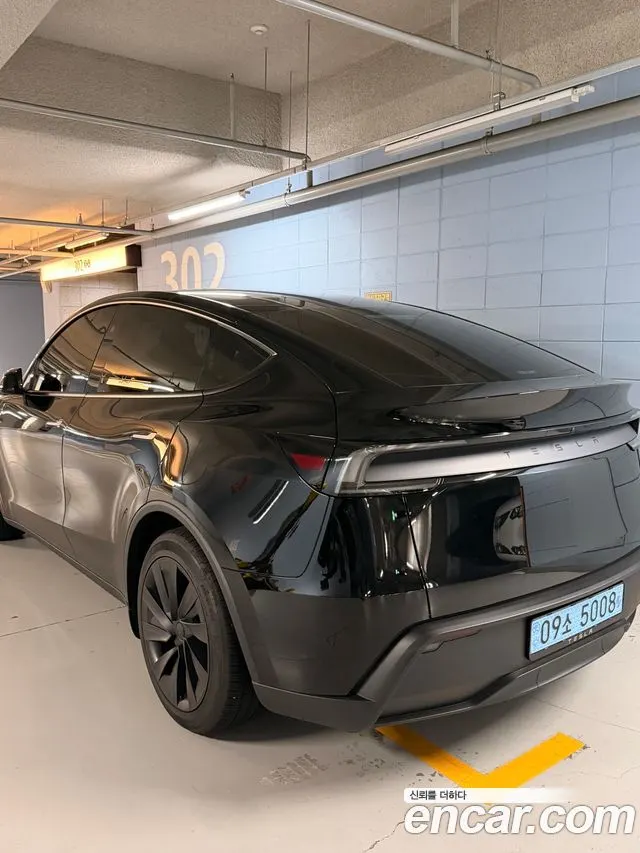 TESLA MODEL Y 2025 — 7 300 км, чёрный, Корея — под ключ — фото 2