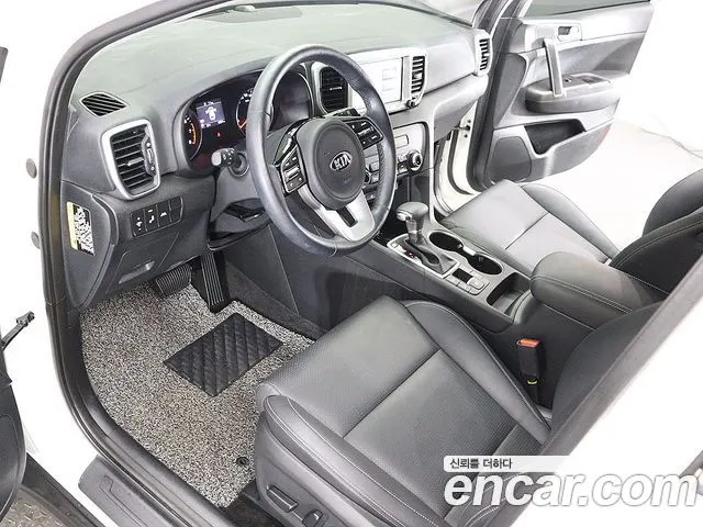 KIA SPORTAGE THE BOLD 2019 — 8 825 км, белый, Корея — под ключ — фото 10