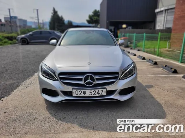 MERCEDES-BENZ C-CLASS W205 2017 — 107 167 км, серебристо-серый, Корея — под ключ — фото 1