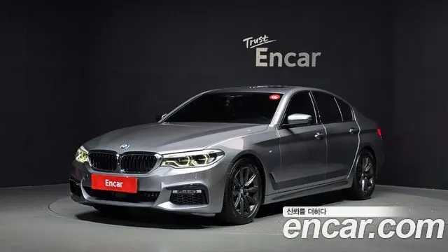 BMW 5 SERIES 2017 — 86 414 км, серебристо-серый, Корея — под ключ — фото 1