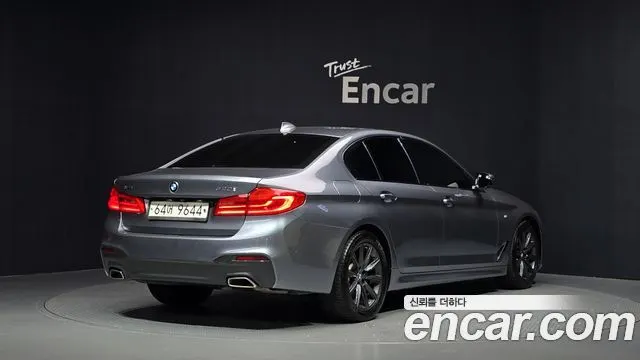 BMW 5 SERIES 2017 — 86 414 км, серебристо-серый, Корея — под ключ — фото 2