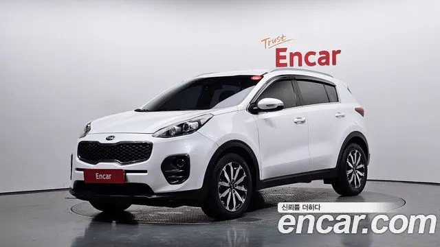 KIA SPORTAGE 2018 — 181 038 км, белый, Корея — под ключ — фото 1
