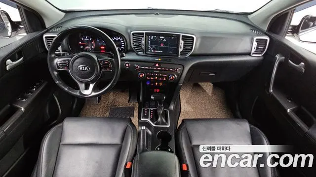 KIA SPORTAGE 2018 — 181 038 км, белый, Корея — под ключ — фото 7