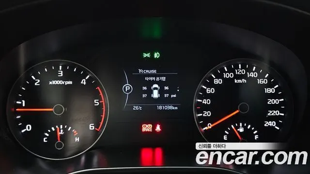KIA SPORTAGE 2018 — 181 038 км, белый, Корея — под ключ — фото 8