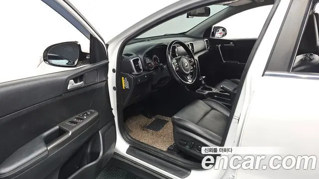 KIA SPORTAGE 2018 — 181 038 км, белый, Корея — под ключ — фото 10