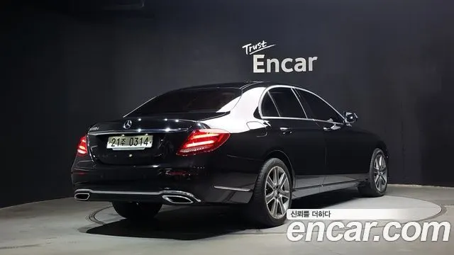 MERCEDES-BENZ E-CLASS W213 2017 — 245 556 км, чёрный, Корея — под ключ — фото 2