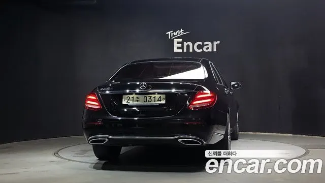 MERCEDES-BENZ E-CLASS W213 2017 — 245 556 км, чёрный, Корея — под ключ — фото 4