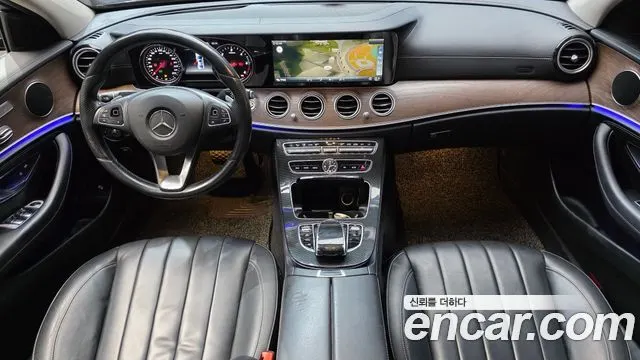 MERCEDES-BENZ E-CLASS W213 2017 — 245 556 км, чёрный, Корея — под ключ — фото 7