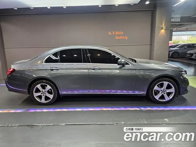 MERCEDES-BENZ E-CLASS W213 2018 — 177 421 км, светло-серебристый, Корея — под ключ — фото 3