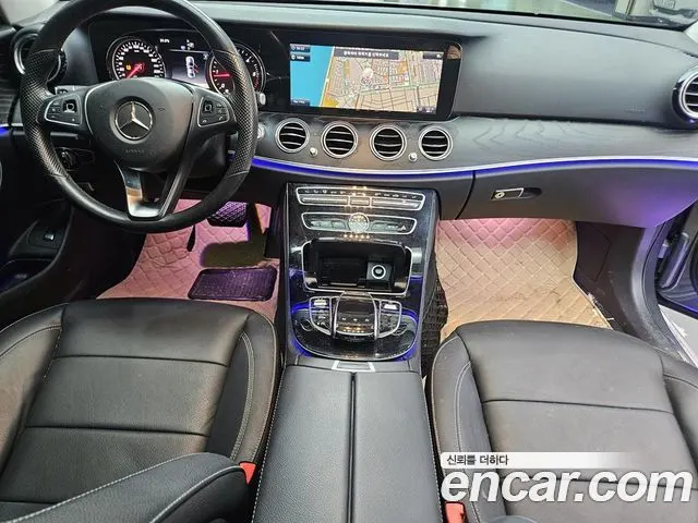 MERCEDES-BENZ E-CLASS W213 2018 — 177 421 км, светло-серебристый, Корея — под ключ — фото 7