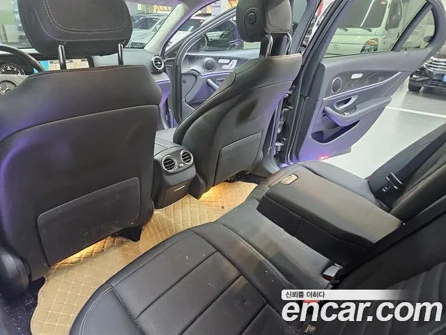 MERCEDES-BENZ E-CLASS W213 2018 — 177 421 км, светло-серебристый, Корея — под ключ — фото 9