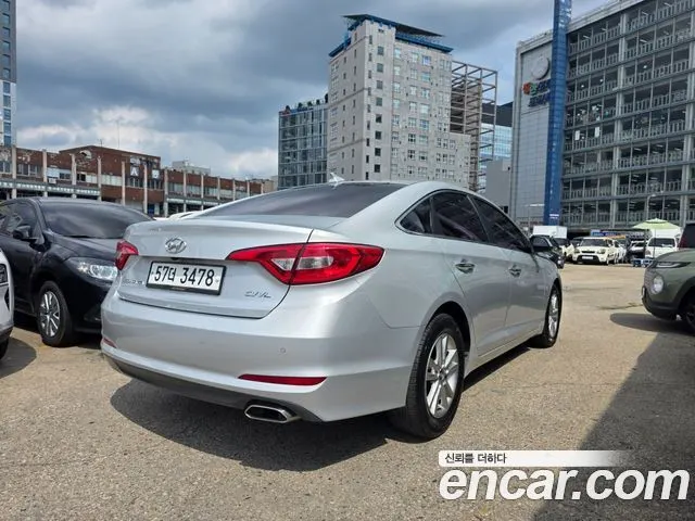 HYUNDAI SONATA 2015 — 85 585 км, серебристый, Корея — под ключ — фото 2