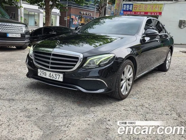MERCEDES-BENZ E-CLASS W213 2017 — 192 957 км, чёрный, Корея — под ключ — фото 1