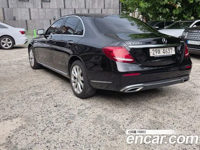 MERCEDES-BENZ E-CLASS W213 2017 — 192 957 км, чёрный, Корея — под ключ — фото 4