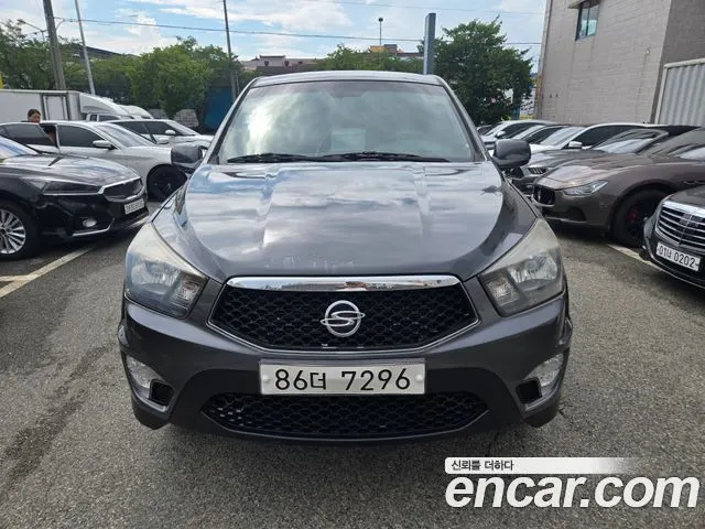 KGM KORANDO SPORTS 2014 — 180 000 км, серый, Корея — под ключ — фото 1