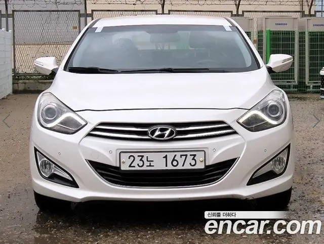 HYUNDAI I40 SALOON 2012 — 180 169 км, белый, Корея — под ключ — фото 1