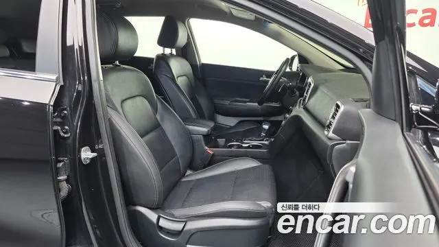 KIA SPORTAGE 2018 — 203 175 км, чёрный, Корея — под ключ — фото 11