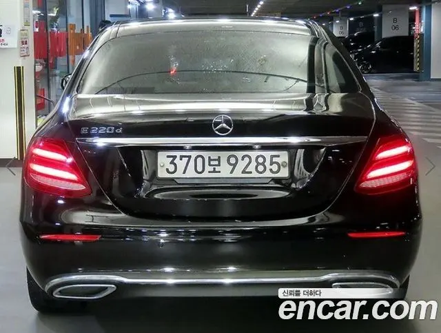 MERCEDES-BENZ E-CLASS W213 2017 — 119 407 км, чёрный, Корея — под ключ — фото 5