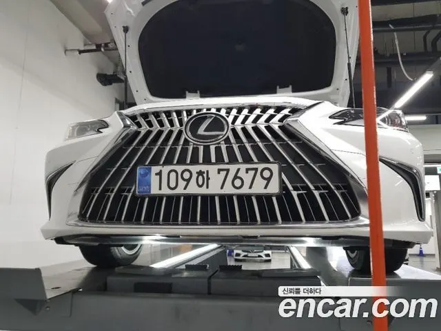 LEXUS ES300H — из Кореи под ключ