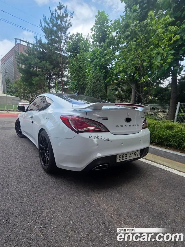 HYUNDAI GENESIS COUPE 2015 — 111 000 км, белый, Корея — под ключ — фото 2