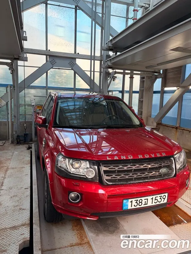 LAND ROVER FREELANDER 2 2015 — 328 000 км, красный, Корея — под ключ — фото 1