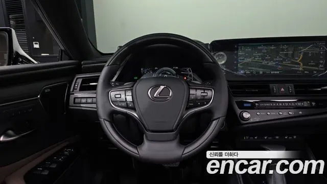 LEXUS ES300H 2026 — 1 606 км, серебристо-серый, Корея — под ключ — фото 12