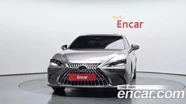 LEXUS ES300H 2026 — 1 606 км, серебристо-серый, Корея — под ключ — фото 3