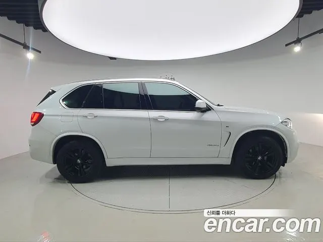 BMW X5 2018 — 73 082 км, белый, Корея — под ключ — фото 8