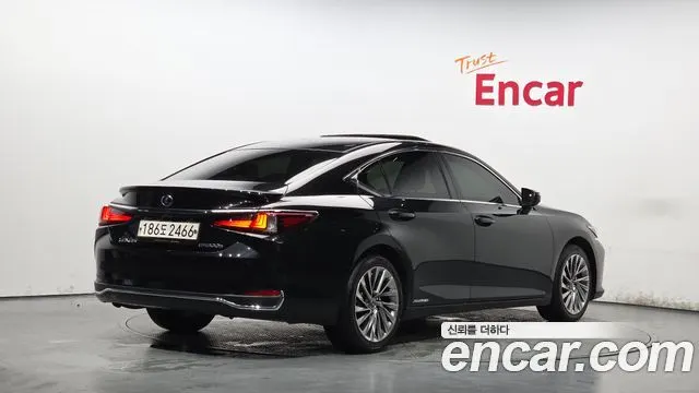 LEXUS ES300H — из Кореи под ключ