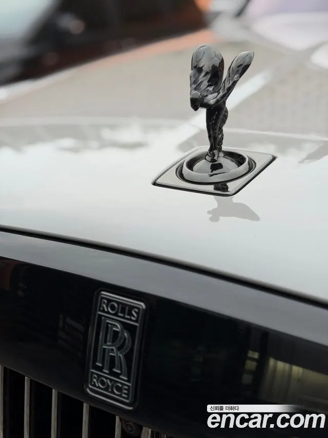 ROLLS-ROYCE CULLINAN 2022 — 15 560 км, серебристо-серый, Корея — под ключ — фото 9