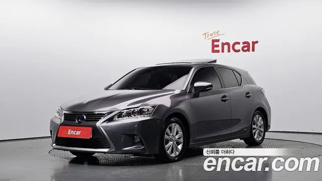 LEXUS CT200H 2015