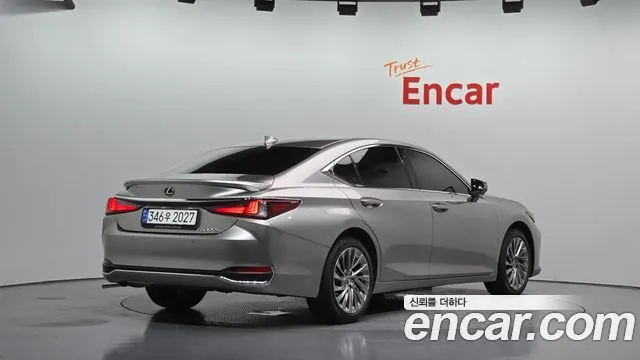 LEXUS ES300H — из Кореи под ключ