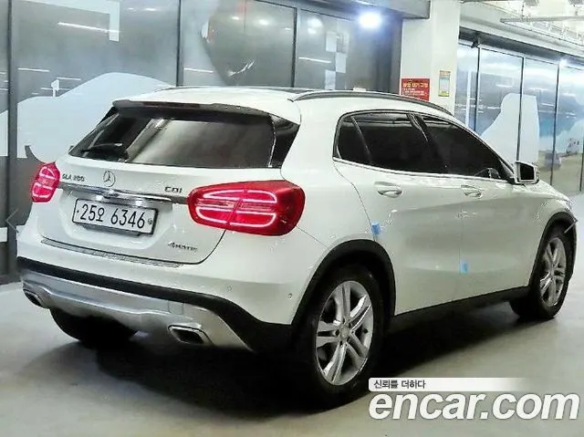 MERCEDES-BENZ GLA-CLASS X156 2015 — 98 316 км, белый, Корея — под ключ — фото 3