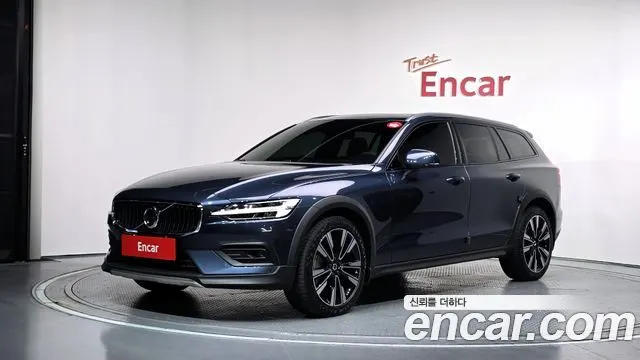 VOLVO V60 CROSS COUNTRY 2022