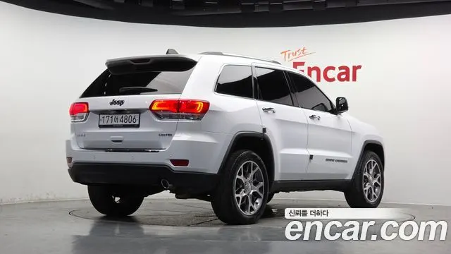 JEEP GRAND CHEROKEE 2019 — 33 075 км, белый, Корея — под ключ — фото 1