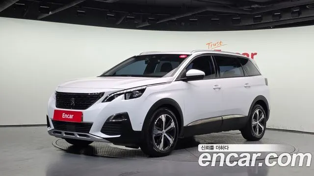 PEUGEOT 5008 2018