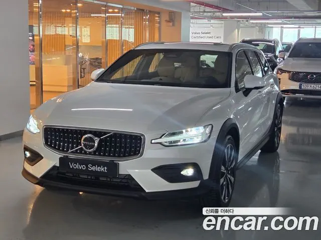 VOLVO V60 CROSS COUNTRY 2026