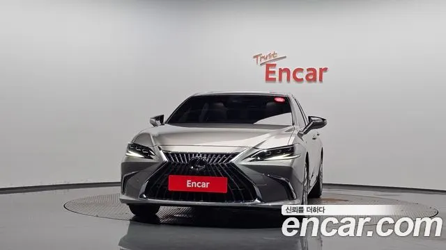 LEXUS ES300H 2024 — 23 342 км, серебристо-серый, Корея — под ключ — фото 3