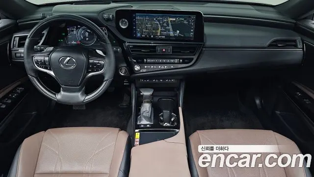 LEXUS ES300H 2024 — 23 342 км, серебристо-серый, Корея — под ключ — фото 7